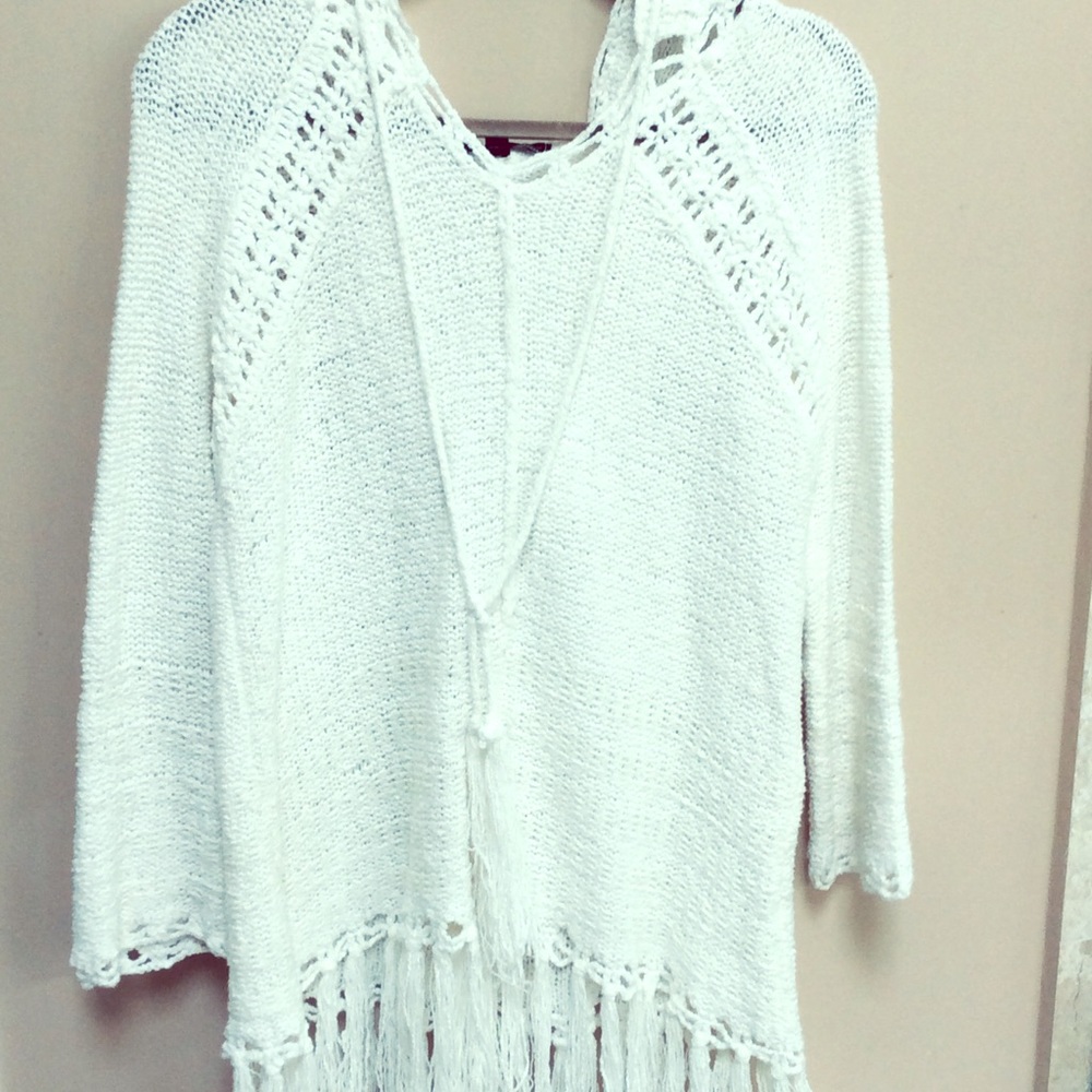 LOVESTITCH White pullover fringe hooded sweater
